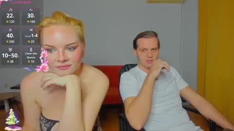 Snapshot of _yourpleasure_ chatting on December 26, 6:01 pm Candice and Mark online show from December 26, 6:01 pm