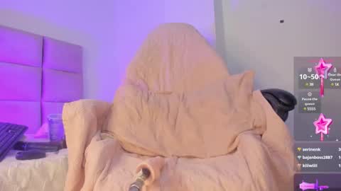  Zoe  online show from January 3, 10:51 pm