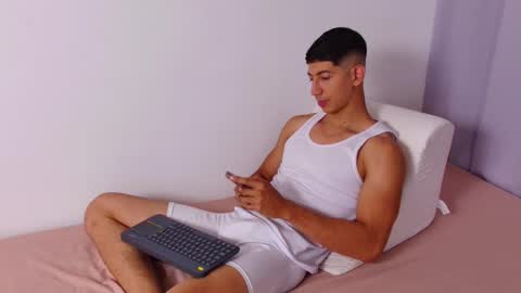 Axel online show from October 11, 3:22 am