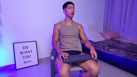 Axel online show from November 11, 3:31 am