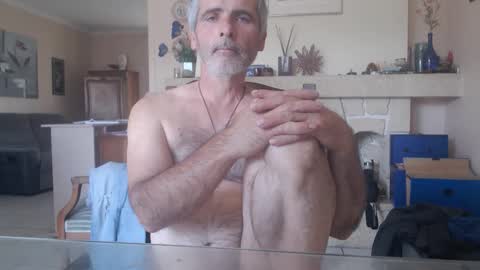 Snapshot of aalex1717 chatting on September 17, 4:32 pm Aalex1717 online show from September 17, 4:32 pm