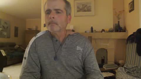 Snapshot of aalex1717 chatting on January 29, 3:01 am Aalex1717 online show from January 29, 3:01 am