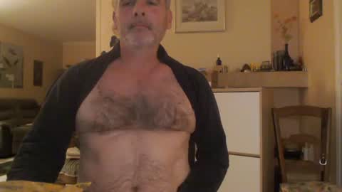 Snapshot of aalex1717 chatting on March 10, 12:18 am Aalex1717 online show from March 10, 12:18 am