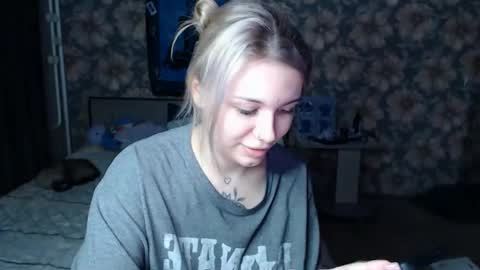 Snapshot of aalicebubble chatting on February 27, 12:46 am Alice online show from February 27, 12:46 am