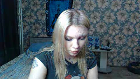 Snapshot of aalicebubble chatting on February 18, 4:47 pm Alice online show from February 18, 4:47 pm