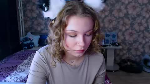 Snapshot of aalicebubble chatting on October 6, 9:49 am Alice online show from October 6, 9:49 am