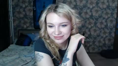 Snapshot of aalicebubble chatting on February 24, 8:47 pm Alice online show from February 24, 8:47 pm