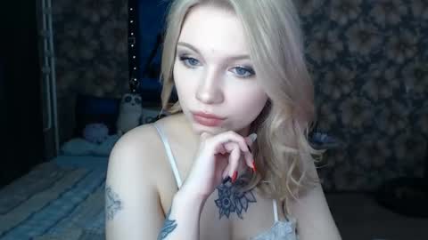 Snapshot of aalicebubble chatting on February 1, 5:58 pm Alice online show from February 1, 5:58 pm