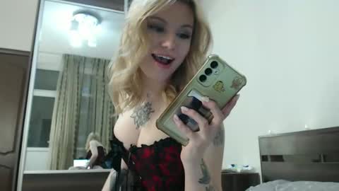 Snapshot of aalicebubble chatting on December 2, 3:09 pm Alice online show from December 2, 3:09 pm