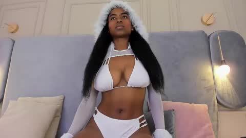 Snapshot of aaliyah_mml chatting on February 28, 8:07 pm Aaliyah online show from February 28, 8:07 pm