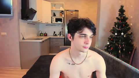 Snapshot of aaron_bang chatting on January 25, 8:42 am Aaron Bang online show from January 25, 8:42 am