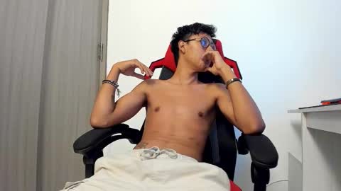 Aaron Blake08 online show from January 11, 8:15 pm