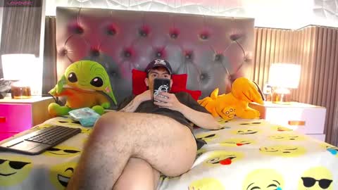 Snapshot of aaron_blink1 chatting on February 18, 7:19 pm Aaron online show from February 18, 7:19 pm