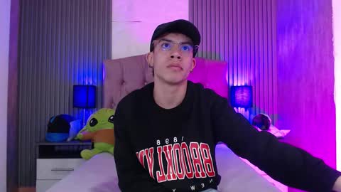 Aaron online show from November 3, 2:07 pm