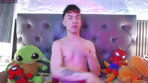 Snapshot of aaron_blink1 chatting on January 27, 4:22 pm Aaron online show from January 27, 4:22 pm