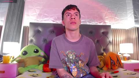 Snapshot of aaron_blink1 chatting on February 3, 7:31 pm Aaron online show from February 3, 7:31 pm