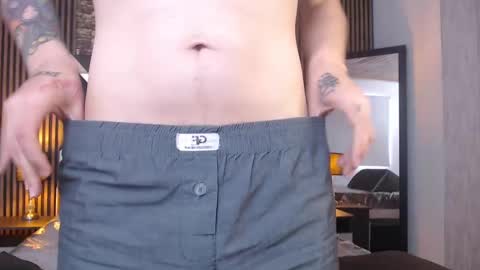 Snapshot of aaron_blink1 chatting on September 9, 3:34 pm Aaron online show from September 9, 3:34 pm