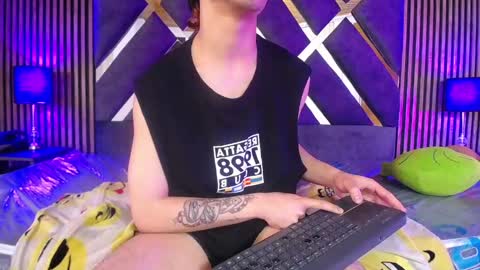 Snapshot of aaron_blink1 chatting on March 4, 3:48 pm Aaron online show from March 4, 3:48 pm