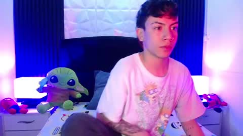 Snapshot of aaron_blink1 chatting on January 8, 12:37 pm Aaron online show from January 8, 12:37 pm