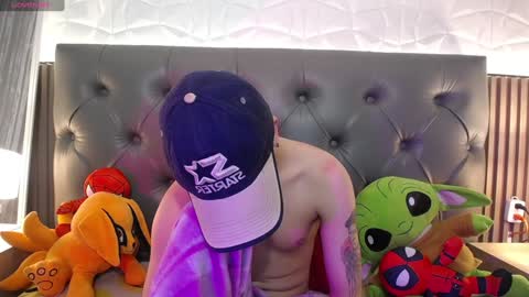 Snapshot of aaron_blink1 chatting on January 29, 5:45 pm Aaron online show from January 29, 5:45 pm