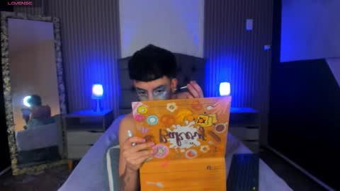 Snapshot of aaron_blink1 chatting on September 12, 9:28 pm Aaron online show from September 12, 9:28 pm