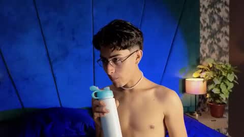 Aaron Ezequiel online show from October 1, 10:30 pm