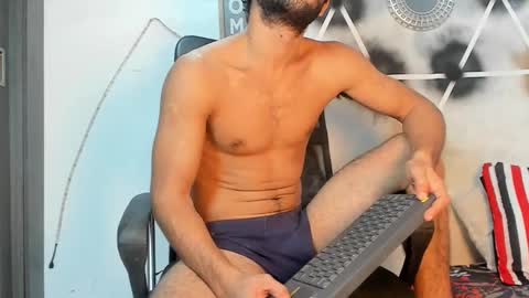 Snapshot of aaron_haren1 chatting on September 17, 1:09 am aaron_haren1 online show from September 17, 1:09 am