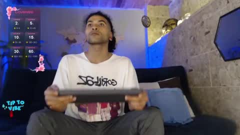 Aaron and Jassell online show from December 24, 6:28 pm