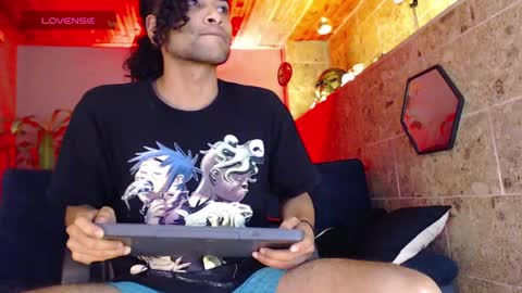 Aaron and Jassell online show from January 5, 6:35 pm