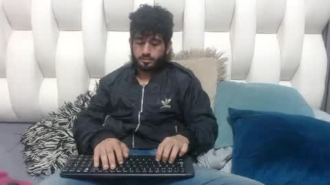 aaron_jones_1 online show from June 9, 3:17 am