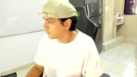 AARON online show from July 25, 9:46 pm