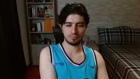 Aaron online show from April 24, 6:32 pm