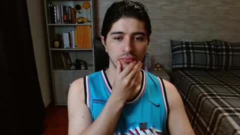 Aaron online show from April 14, 8:23 pm