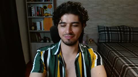 Aaron online show from April 22, 10:28 pm