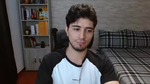 Aaron online show from November 11, 6:10 pm