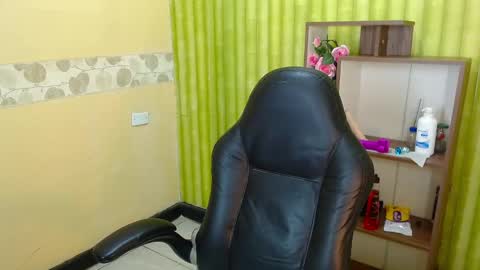 im NiallDun online show from January 11, 10:40 am