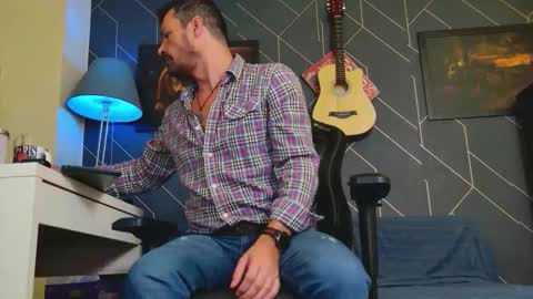 Aaron online show from October 20, 4:17 am