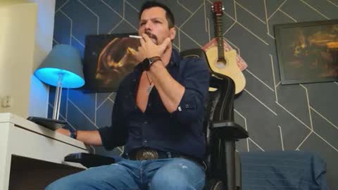 Snapshot of aaronbomer chatting on September 12, 8:27 am Aaron online show from September 12, 8:27 am