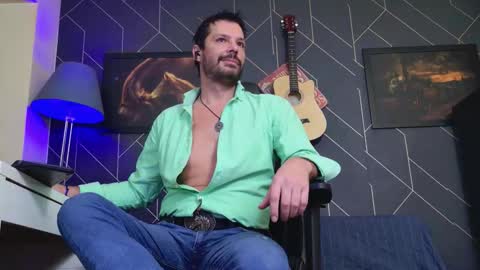 Aaron online show from November 28, 6:21 am