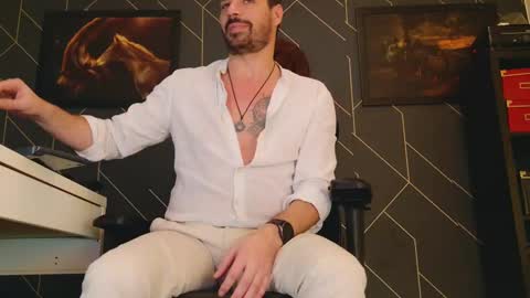 Snapshot of aaronbomer chatting on February 17, 1:58 am Aaron online show from February 17, 1:58 am