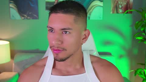 AARON  online show from January 26, 11:50 am