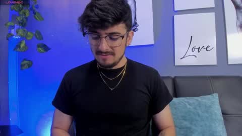 aaronfuentes7 online show from September 16, 11:08 pm