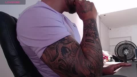 ig aaron hunter123 online show from February 6, 5:19 pm