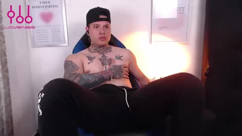 aaronsmith2_ online show from December 5, 6:04 am