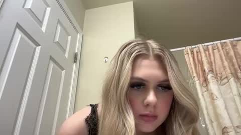 ababyy2901 online show from March 2, 5:01 am