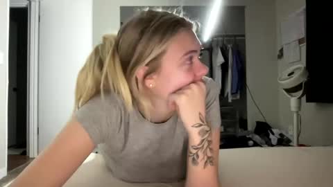 ababyy2901 online show from October 7, 7:37 am