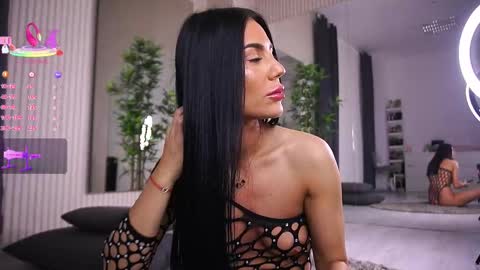 Snapshot of abbela_white chatting on March 5, 9:38 am Alexa online show from March 5, 9:38 am