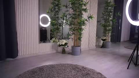 Snapshot of abbela_white chatting on March 6, 9:47 am Alexa online show from March 6, 9:47 am