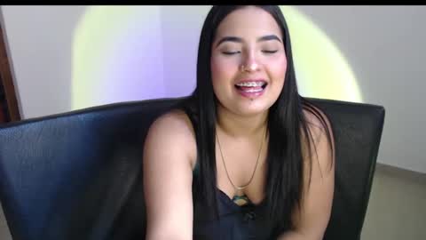 abbie777 online show from December 6, 7:39 pm