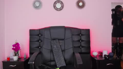 Snapshot of abbigaiil_fuster_ chatting on February 18, 11:00 am Abbigail Fuster online show from February 18, 11:00 am